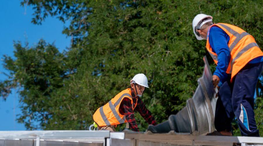 Professional gutter cleaning in Nisland, SD
